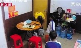 爆料家暴小女孩视频,小女孩遭受虐待，社会呼吁严惩凶手